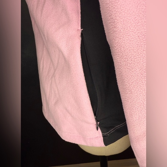 Under Armour Pink & Black Full Zip Fleece Jacket Women’s Size Medium - Picture 8 of 11